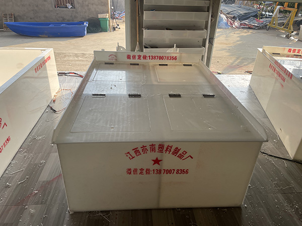 三輪摩托車魚箱