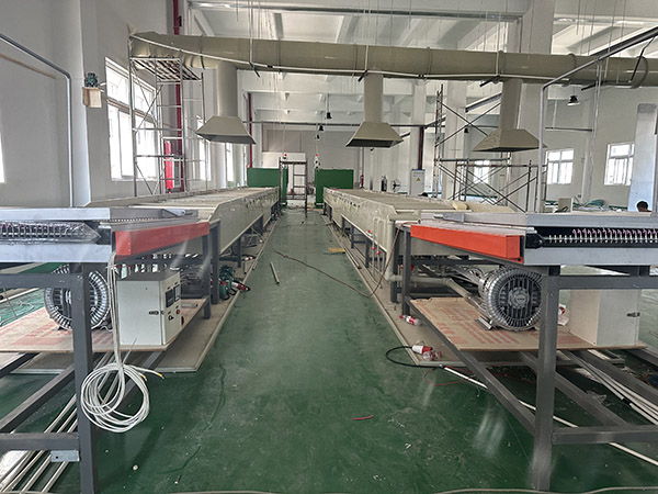 澳龍(lóng)暫氧池 室内養殖區(qū) 活魚箱養殖