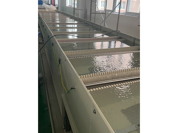 澳龍(lóng)暫氧池 室内養殖區(qū) 活魚箱養殖